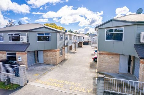 Photo of property in 2/9 Beatty Street, Melville, Hamilton, 3206