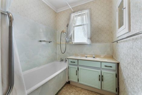 Photo of property in 18 Glasgow Street, Takaro, Palmerston North, 4412