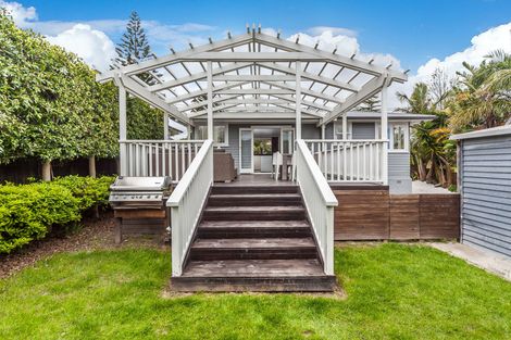 Photo of property in 13 Amberley Avenue, Te Atatu South, Auckland, 0610