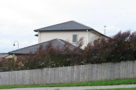 Photo of property in 1 Castleview Lane, Henderson, Auckland, 0612