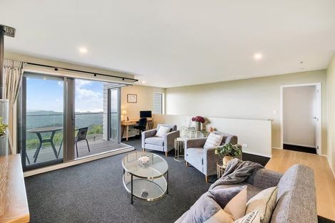 Photo of property in 23 Quinns Road, Waiatarua, Auckland, 0612