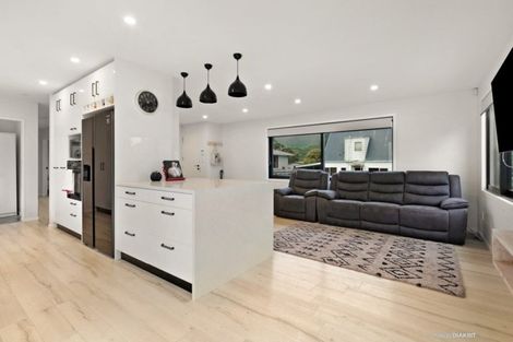 Photo of property in 6 Colorado Grove, Brooklyn, Wellington, 6021