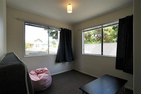 Photo of property in 71a Randwick Crescent, Moera, Lower Hutt, 5010