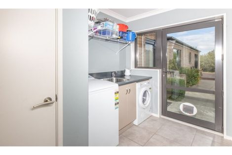 Photo of property in 16 Thorndon Close, Kirwee, Darfield, 7571