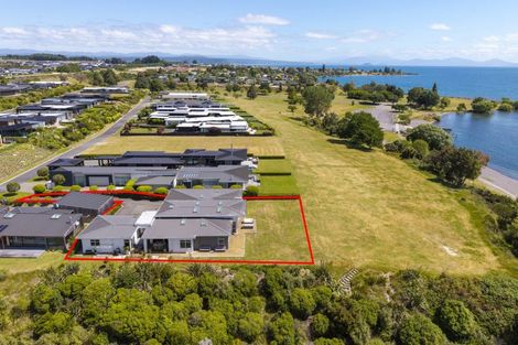 Photo of property in 8 Kuiwai Drive, Rainbow Point, Taupo, 3330