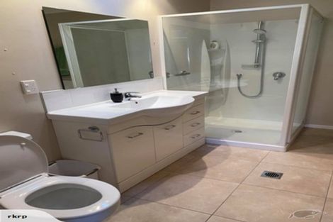 Photo of property in Caversham Park, 2/34 Caversham Road, Westmere, Whanganui, 4501