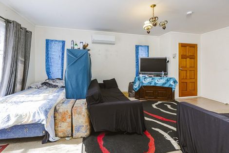 Photo of property in 2b Roys Road, Weymouth, Auckland, 2103