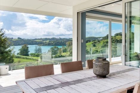 Photo of property in 31 Brick Bay Drive, Sandspit, Warkworth, 0982