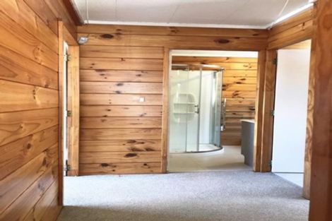 Photo of property in 6a Cambric Place, Botany Downs, Auckland, 2010