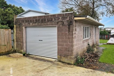 Photo of property in 121 Flanshaw Road, Te Atatu South, Auckland, 0610