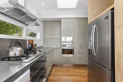 Photo of property in 14 Highbury Crescent, Highbury, Wellington, 6012