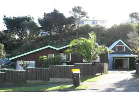 Photo of property in 59 Gloaming Hill, Titahi Bay, Porirua, 5022