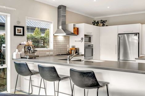 Photo of property in 42 Manapouri Crescent, Hokowhitu, Palmerston North, 4410