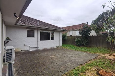 Photo of property in 1/33 Ben Nevis Place, Northpark, Auckland, 2013