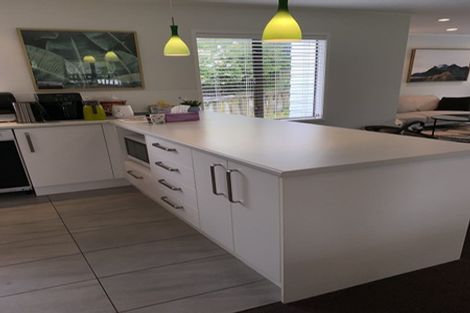 Photo of property in 10 Palliser Lane, Browns Bay, Auckland, 0630