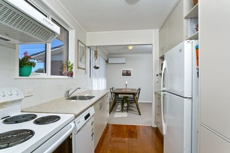 Photo of property in 1/279 Sunset Road, Sunnynook, Auckland, 0632