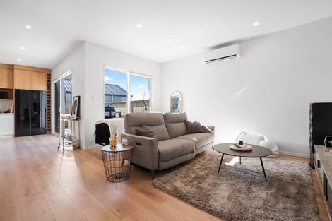 Photo of property in 22 Puhikawa Street, Massey, Auckland, 0614