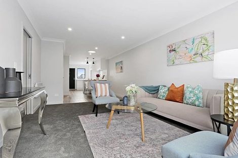 Photo of property in 56 Paretaiuru Crescent, Papakura, 2110