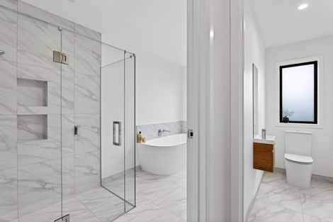 Photo of property in 7 Annie Aranui Drive, Poraiti, 4182