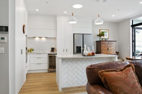 Photo of property in 204/86 Alpha Street, Cambridge, 3434