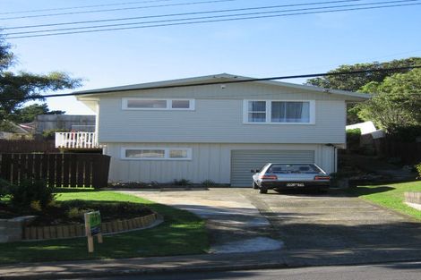 Photo of property in 83 Beazley Avenue, Paparangi, Wellington, 6037