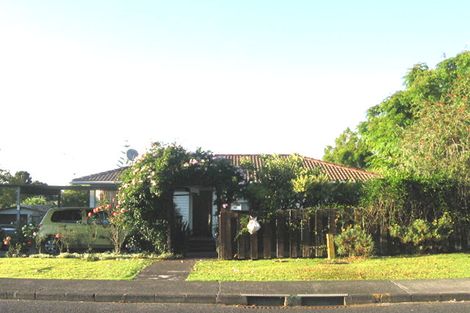 Photo of property in 2/6 Orton Street, Glenfield, Auckland, 0627