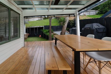 Photo of property in 13 Lanier Place, Glendene, Auckland, 0602