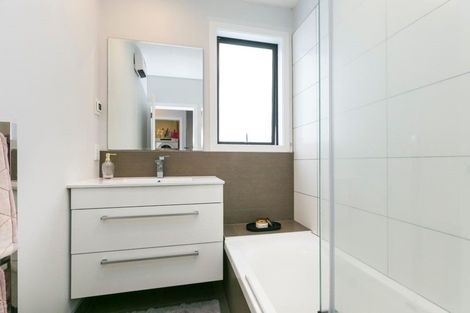 Photo of property in 15 Hindmarsh Street, Johnsonville, Wellington, 6037