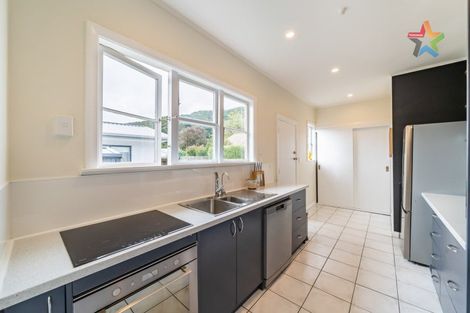 Photo of property in 15 Tyndall Street, Waiwhetu, Lower Hutt, 5010