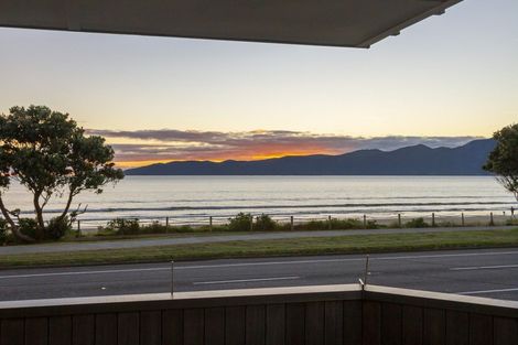 Photo of property in 88 Marine Parade, Paraparaumu Beach, Paraparaumu, 5032