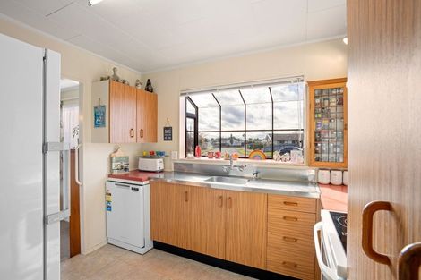 Photo of property in 10 Broadbelt Grove, Levin, 5510