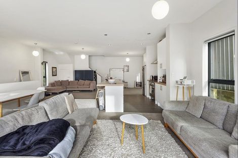 Photo of property in 9 Rarangi Way, Owhiro Bay, Wellington, 6023