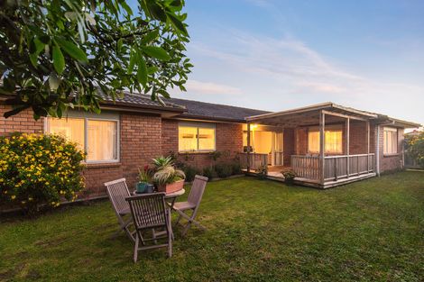 Photo of property in 12 Fitchburg Place, Mangere, Auckland, 2022