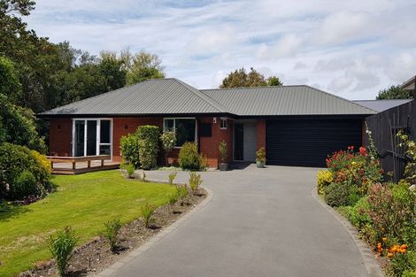 Photo of property in 2/216 Grahams Road, Burnside, Christchurch, 8053
