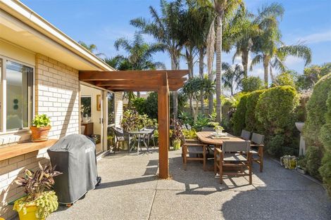 Photo of property in 15 Saint Heliers Place, Papamoa Beach, Papamoa, 3118