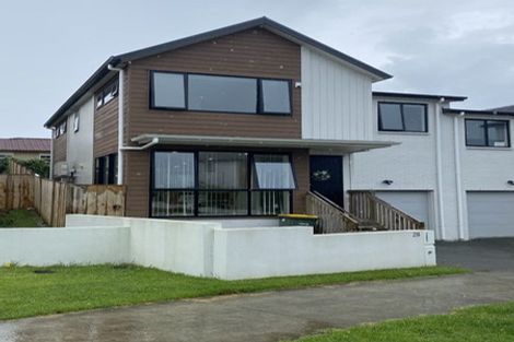 Photo of property in 28 Seafarer Crescent, Stanmore Bay, Whangaparaoa, 0932