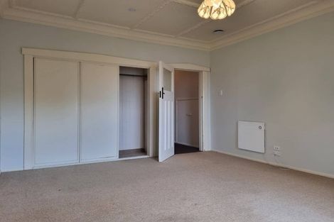 Photo of property in 130 Pendarves Street, New Plymouth, 4312