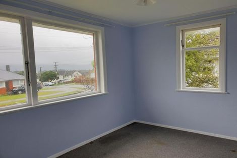 Photo of property in 3 Aberfeldy Street, Cannons Creek, Porirua, 5024