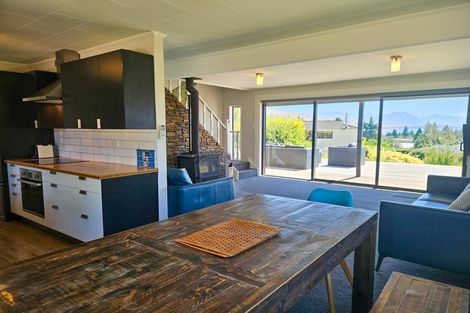 Photo of property in 4 Hamilton Drive, Lake Tekapo, 7999