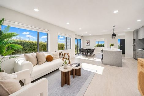 Photo of property in 21 Vintry Drive, Huapai, Kumeu, 0810