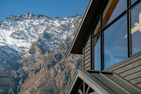 Photo of property in 28 Falconer Rise, Jacks Point, Queenstown, 9371