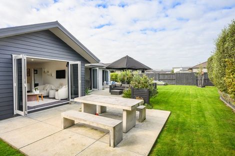 Photo of property in 24 Liberty Grove, Kelvin Grove, Palmerston North, 4414
