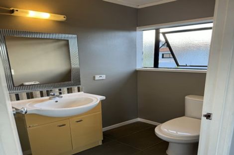 Photo of property in 2/36 Quebec Road, Milford, Auckland, 0620