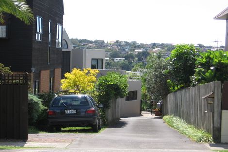 Photo of property in 1/28 Beechwood Road, Rothesay Bay, Auckland, 0630