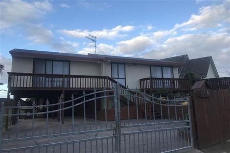 Photo of property in 5 Kopara Place, Clendon Park, Auckland, 2103