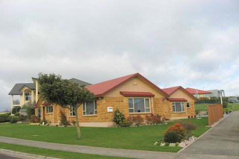 Photo of property in 17 Claremont Rise, Levin, 5510