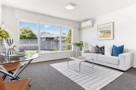 Photo of property in 2/8 Paul Place, Pakuranga, Auckland, 2010