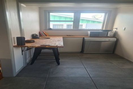 Photo of property in 64 Brandon Street, Featherston, 5710