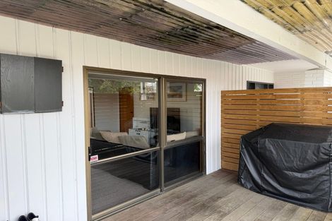 Photo of property in 1/30 Hyde Road, Rothesay Bay, Auckland, 0630