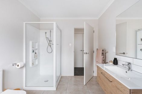 Photo of property in 15 Godwit Lane, Welcome Bay, Tauranga, 3112